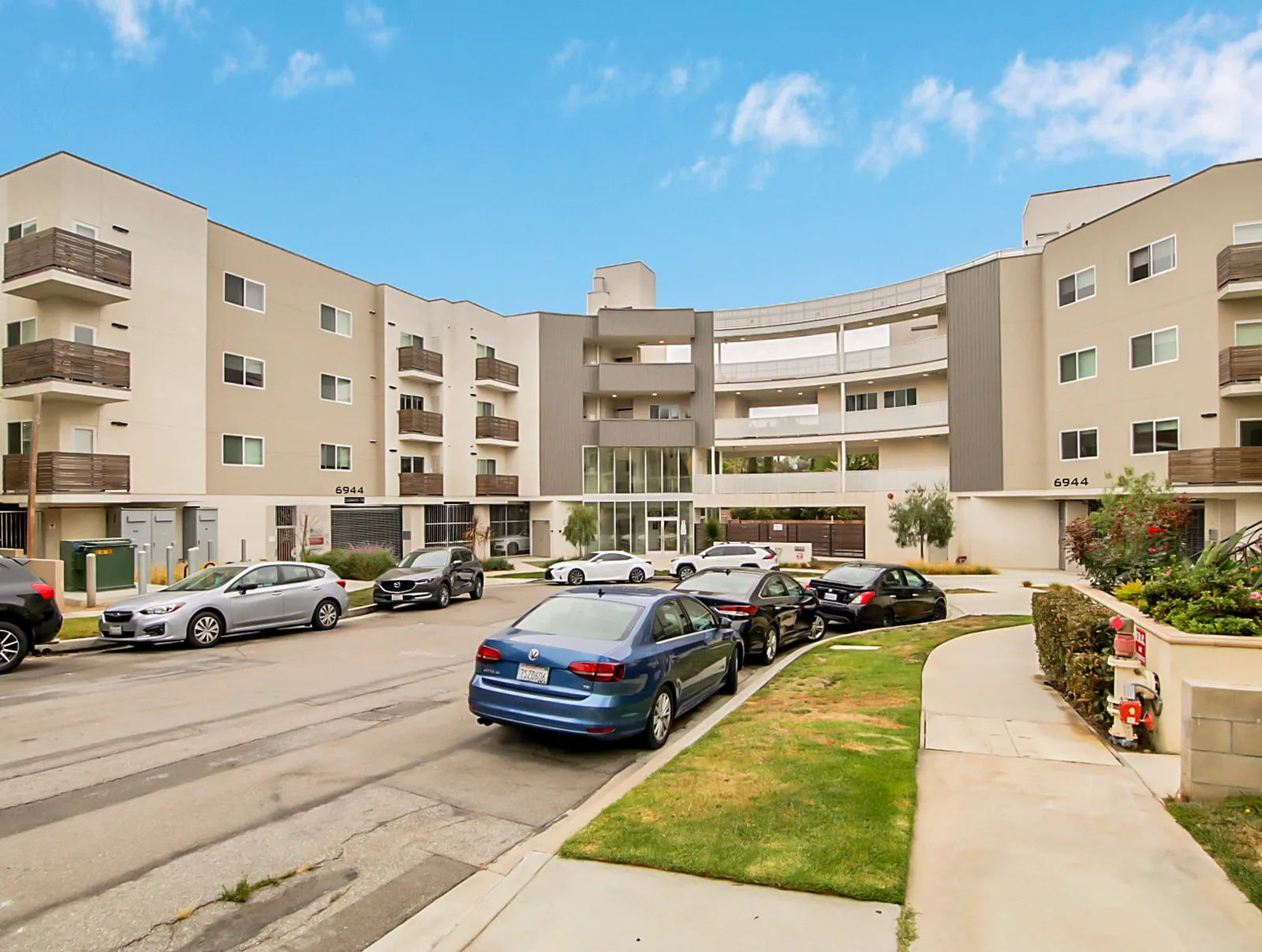 Legacy Knowlton at 6944 Knowlton Pl, a 2019-built apartment building in Ladera Heights