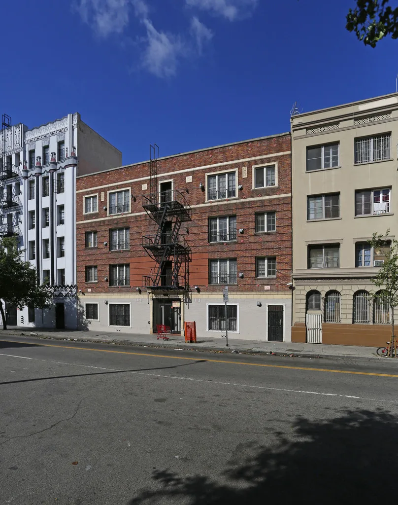 739 S Normandie Ave, a four-story brick apartment building in Koreatown, Los Angeles